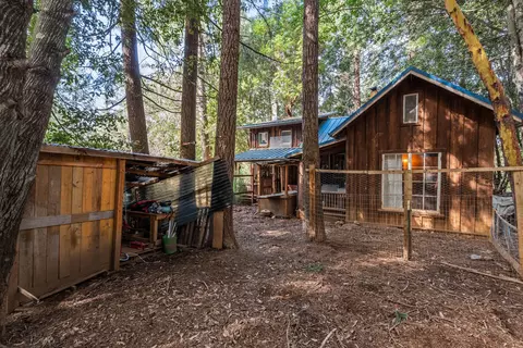 Exterior - 1259 Waldo Rd, O'brien, OR 97534 photo 6 of 14