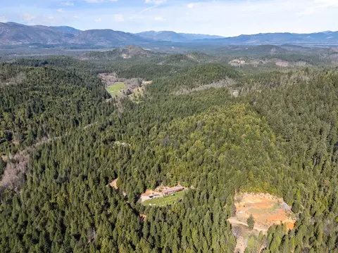 View/Area - 1259 Waldo Rd, O'brien, OR 97534 photo 4 of 13