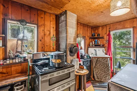 Kitchen - 1259 Waldo Rd, O'brien, OR 97534 photo 1 of 2