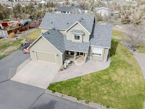 106 SE Cody Ln, Madras, OR 97741