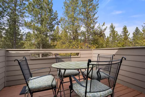 17772 W Core Rd #19, Sunriver, OR 97707