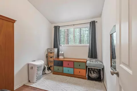 Bedroom - 15530 Rim Dr, La Pine, OR 97739 photo 1 of 2