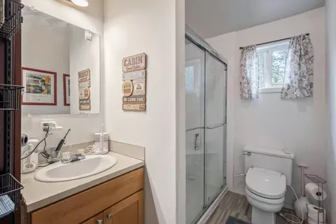 Bath - 15530 Rim Dr, La Pine, OR 97739 photo 1 of 1