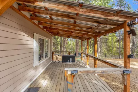 Exterior - 15530 Rim Dr, La Pine, OR 97739 photo 3 of 5