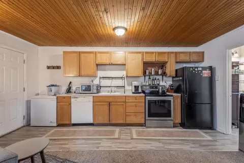 Kitchen - 15530 Rim Dr, La Pine, OR 97739 photo 1 of 1