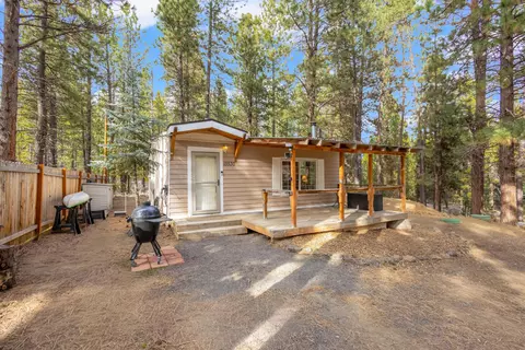Exterior - 15530 Rim Dr, La Pine, OR 97739 photo 2 of 5