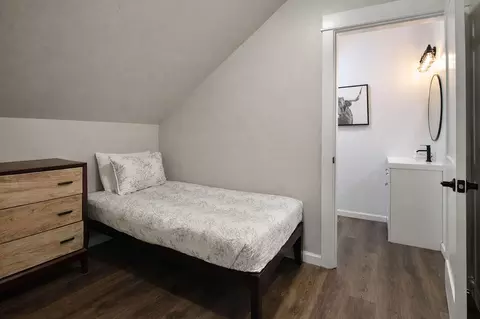 Bedroom - 17181 Merganser Dr, Bend, OR 97707 photo 9 of 9