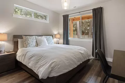 Bedroom - 17181 Merganser Dr, Bend, OR 97707 photo 5 of 9
