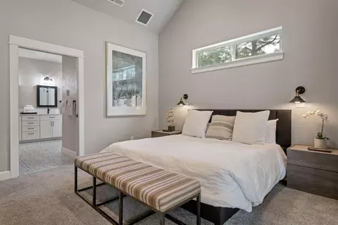 Bedroom - 17181 Merganser Dr, Bend, OR 97707 photo 3 of 9
