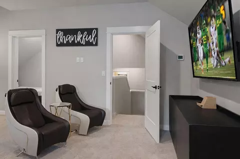 Entry Way - 17181 Merganser Dr, Bend, OR 97707 photo 2 of 2