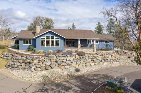 814 Steeple Vw, Jacksonville, OR 97530