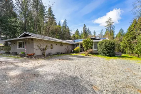 287 Surrey Dr, Grants Pass, OR 97526