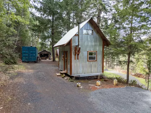 6223 Takilma Rd, Cave Junction, OR 97523 photo 3