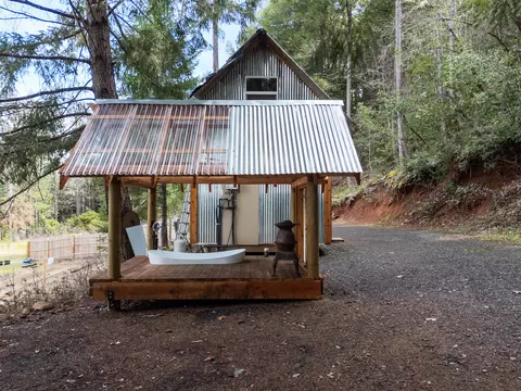 6223 Takilma Rd, Cave Junction, OR 97523 photo 4