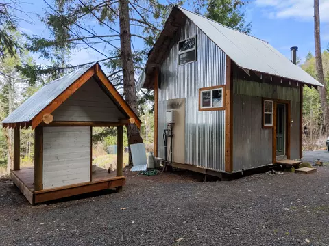 6223 Takilma Rd, Cave Junction, OR 97523