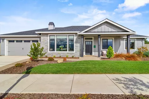 3811 Coal Mine Rd, Medford, OR 97504