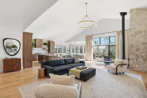 19285 Goose Creek Ct, Bend, OR 97702