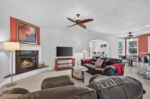 Living - 374 Leandra Ln, Eagle Point, OR 97524 photo 1 of 1