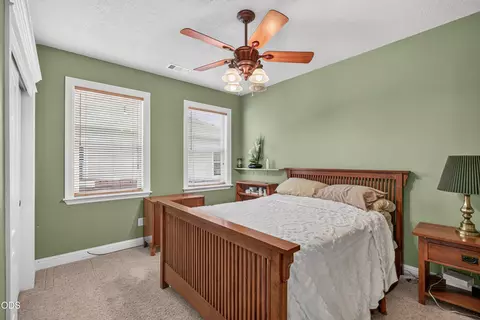 Bedroom - 374 Leandra Ln, Eagle Point, OR 97524 photo 1 of 5