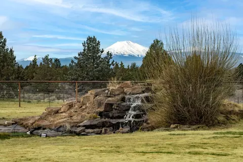 21435 Modoc Ln, Bend, OR 97702 photo 9