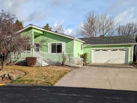 1188 NE 27th St #12, Bend, OR 97701
