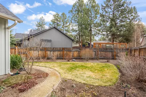 61324 Sparrow Ct, Bend, OR 97702 photo 29