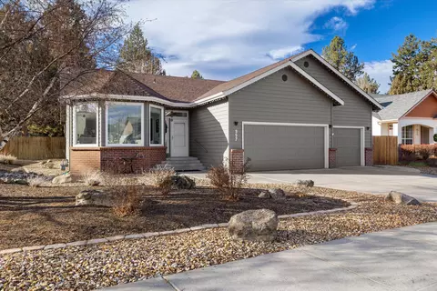 Exterior - 997 SE Shadowood Dr, Bend, OR 97702 photo 2 of 5
