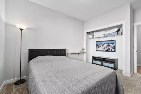 Bedroom - 997 SE Shadowood Dr, Bend, OR 97702 photo 5 of 5