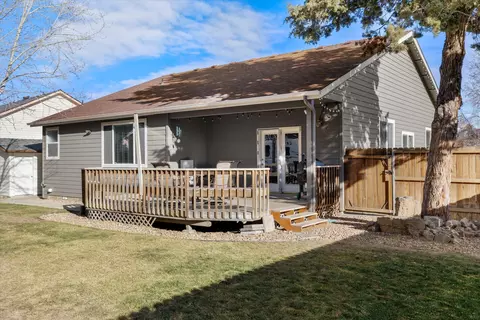 Exterior - 997 SE Shadowood Dr, Bend, OR 97702 photo 4 of 5
