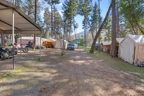 Exterior - 1438 Summit Loop, Grants Pass, OR 97527 photo 9 of 9