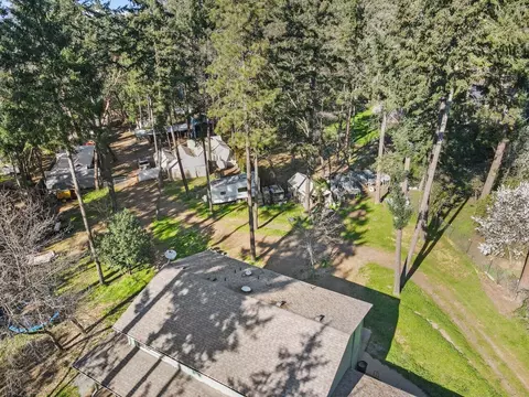 View/Area - 1438 Summit Loop, Grants Pass, OR 97527 photo 2 of 2
