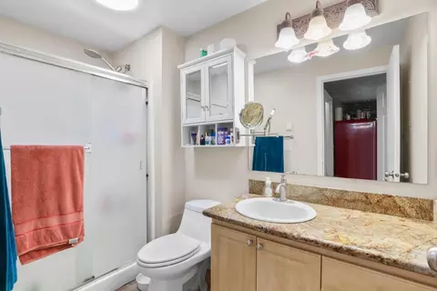 Bath - 1438 Summit Loop, Grants Pass, OR 97527 photo 4 of 4