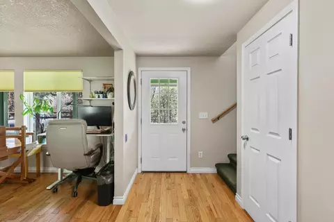 Entry Way - 1438 Summit Loop, Grants Pass, OR 97527 photo 1 of 1