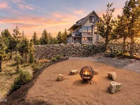 15900 SE Winchester Loop, Prineville, OR 97754