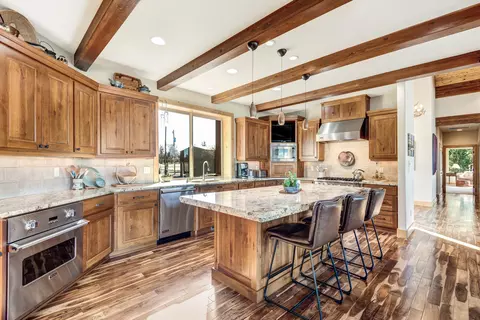 Kitchen - 64146 Pioneer Loop, Bend, OR 97701 photo 3 of 4