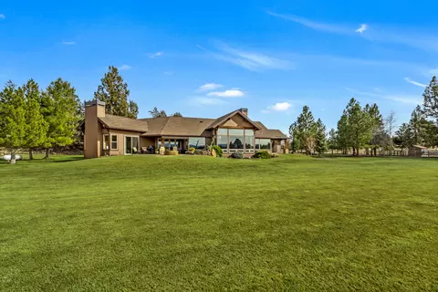 Exterior - 64146 Pioneer Loop, Bend, OR 97701 photo 8 of 15