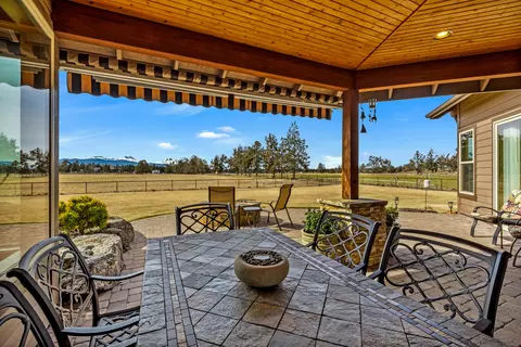 Exterior - 64146 Pioneer Loop, Bend, OR 97701 photo 4 of 15