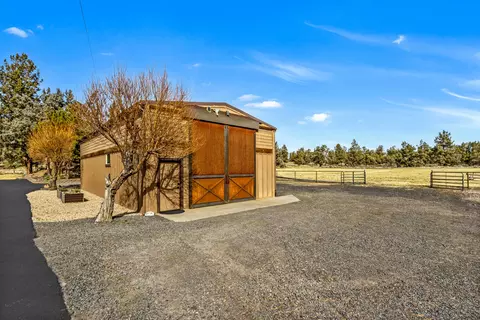 Exterior - 64146 Pioneer Loop, Bend, OR 97701 photo 12 of 15