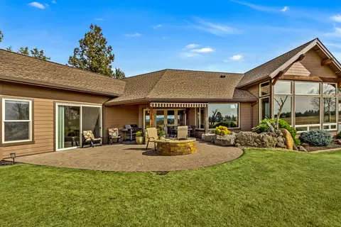 Exterior - 64146 Pioneer Loop, Bend, OR 97701 photo 7 of 15