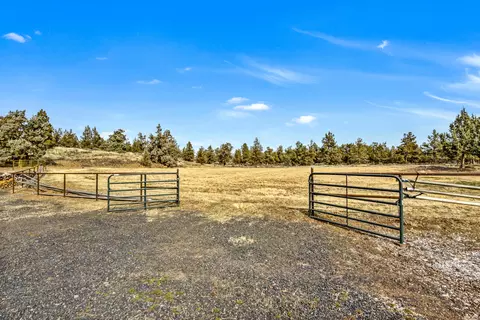 Exterior - 64146 Pioneer Loop, Bend, OR 97701 photo 15 of 15