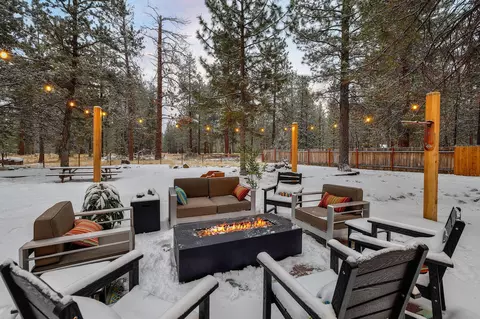 Exterior - 69322 Hackamore, Sisters, OR 97759 photo 5 of 10