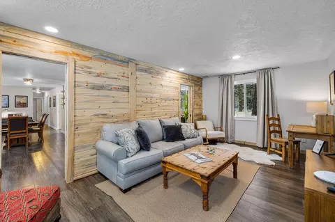 Living - 69322 Hackamore, Sisters, OR 97759 photo 4 of 4