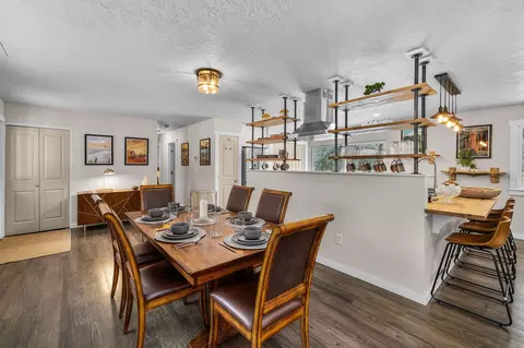 Dining - 69322 Hackamore, Sisters, OR 97759 photo 3 of 4