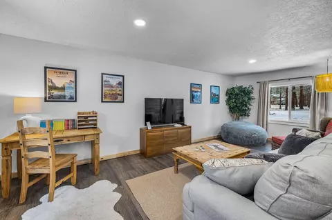 Living - 69322 Hackamore, Sisters, OR 97759 photo 3 of 4