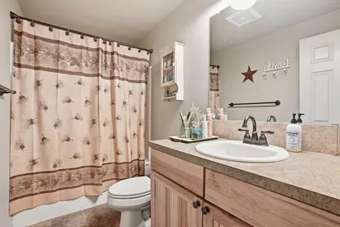 Bath - 51432 Jory Rd, La Pine, OR 97739 photo 1 of 1