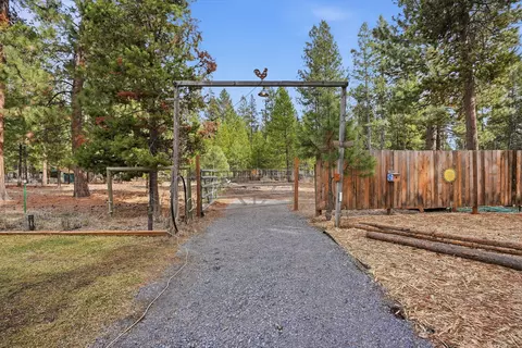 Exterior - 51432 Jory Rd, La Pine, OR 97739 photo 12 of 18