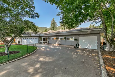 1380 Rogue River Hwy, Gold Hill, OR 97525
