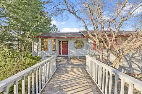 4437 San Juan Dr, Medford, OR 97504