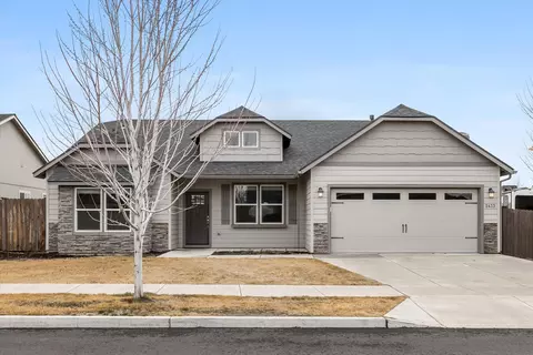 2433 NW Hazelwood Ave, Redmond, OR 97756