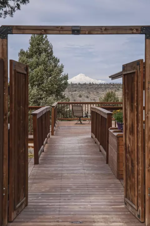 9427 SW Shad Rd, Terrebonne, OR 97760
